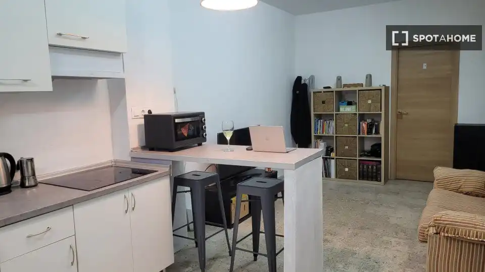 Cocina de Piso para compartir en Sevilla con Aire acondicionado, Terraza y Amueblado
