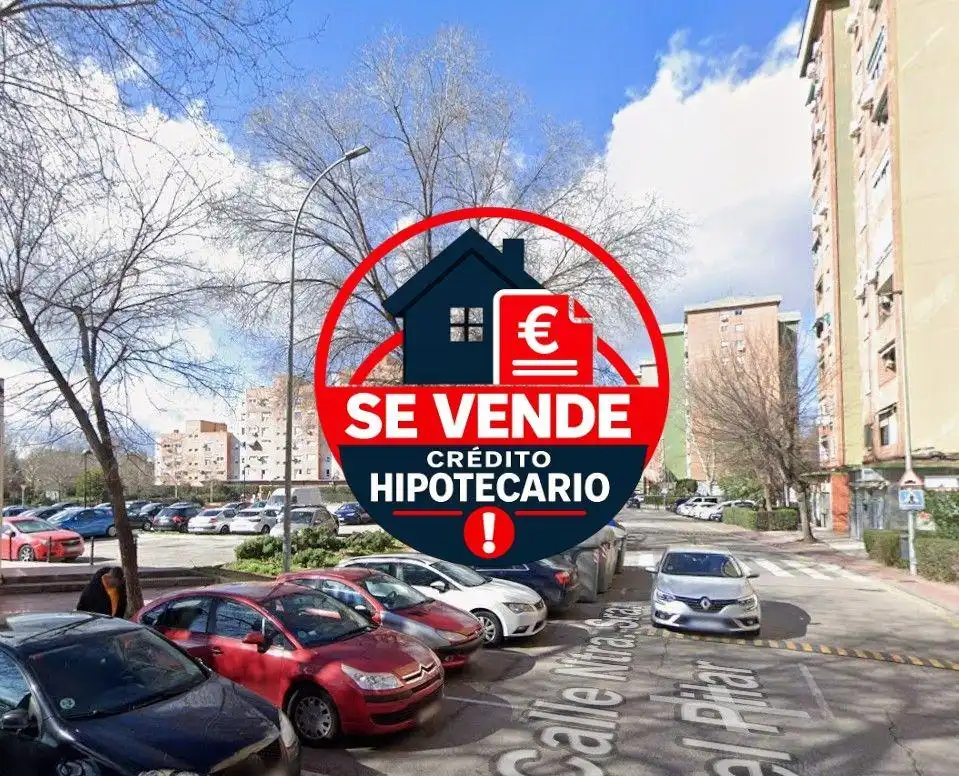 Pis amb ascensor en venda a Reyes Católicos