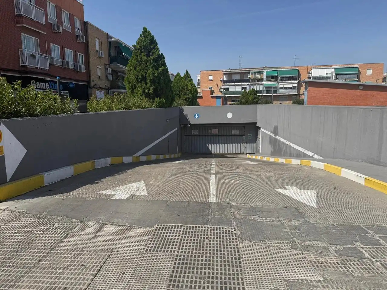 Parking of Flat for sale in Parla  with Air Conditioner, Heating and Terrace