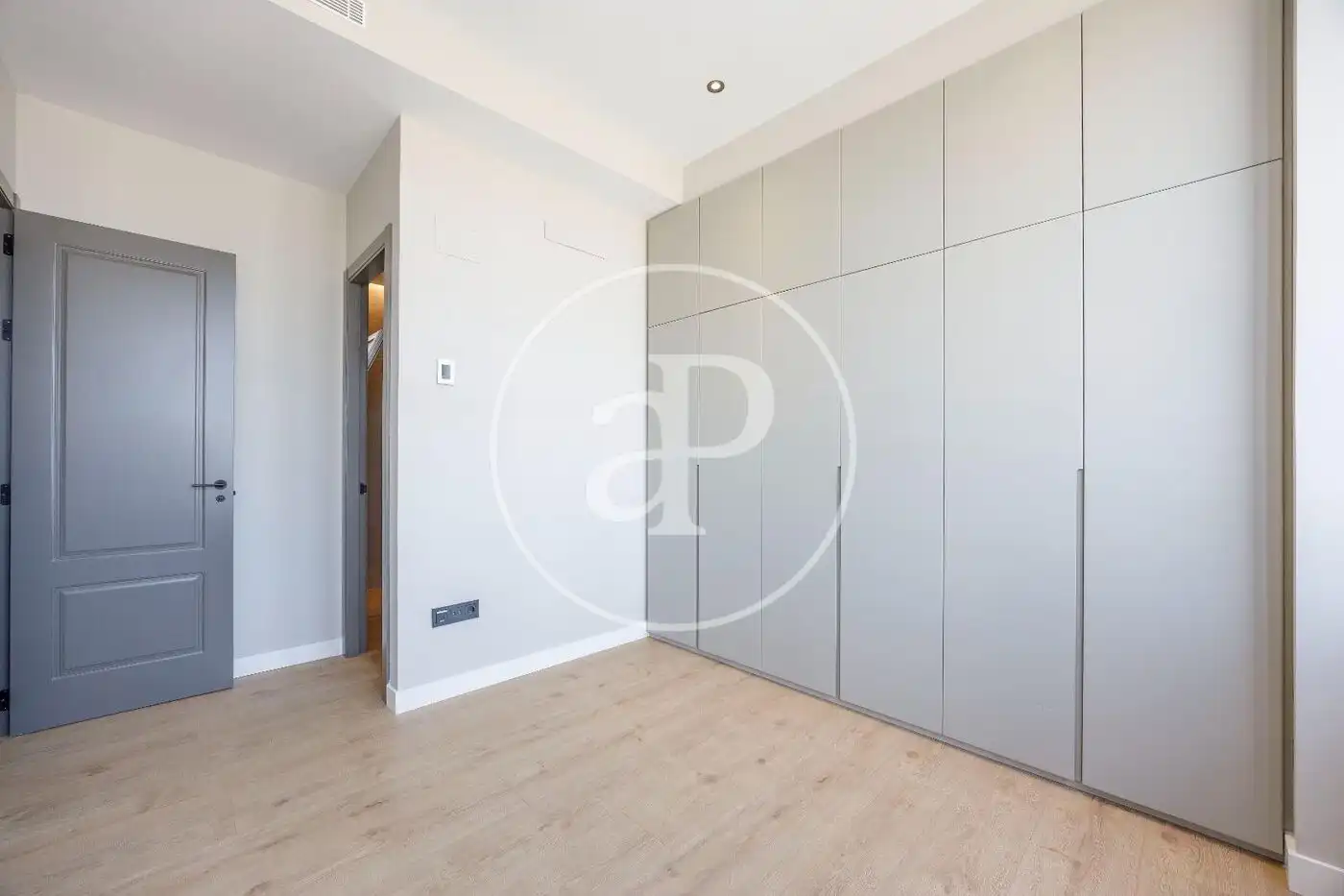 Bedroom of Flat for rent in Valencia  with Air Conditioner, Heating and Balcony