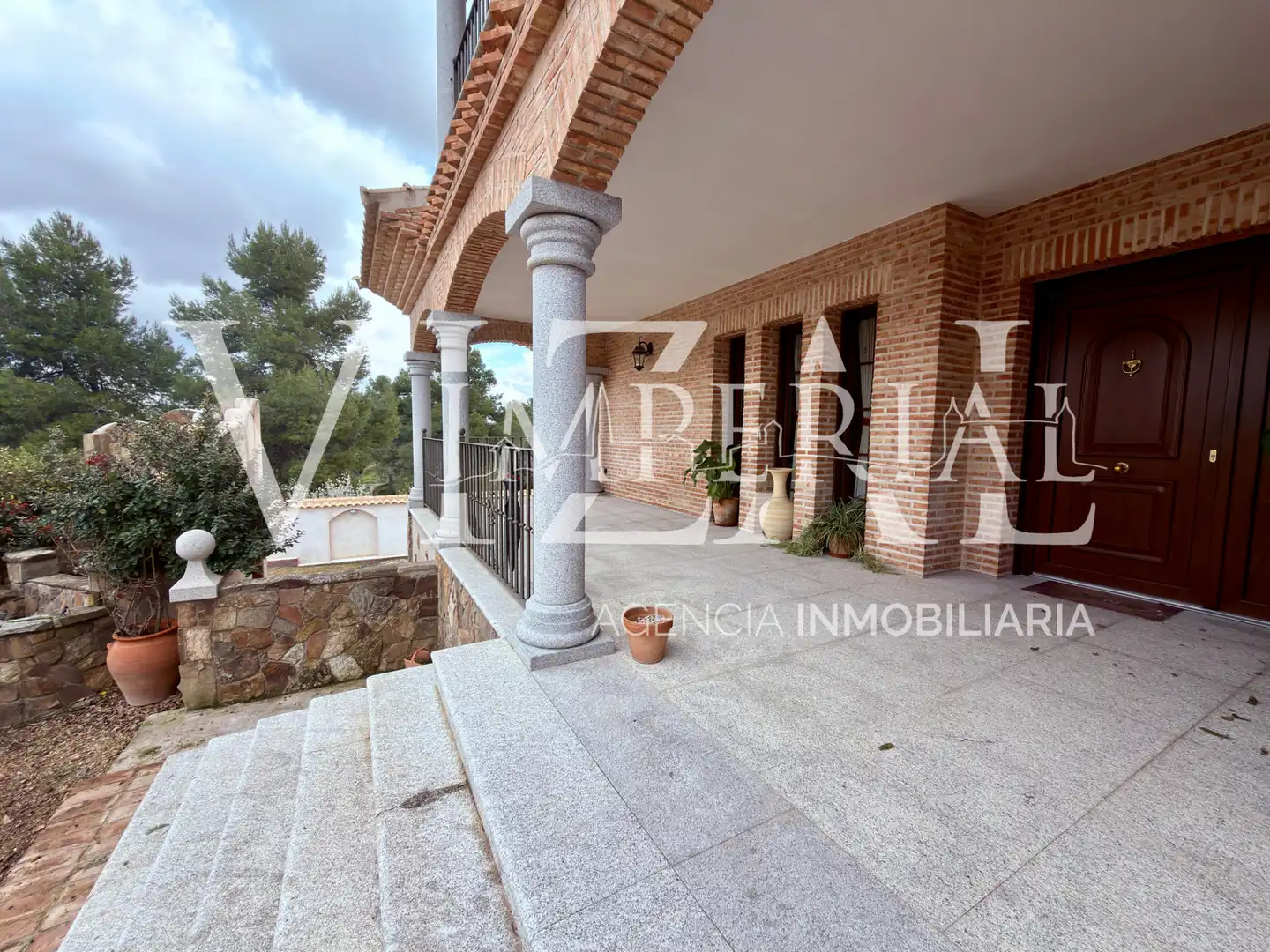 Vista exterior de Casa o xalet en venda en Toledo amb Aire condicionat, Calefacció i Jardí privat