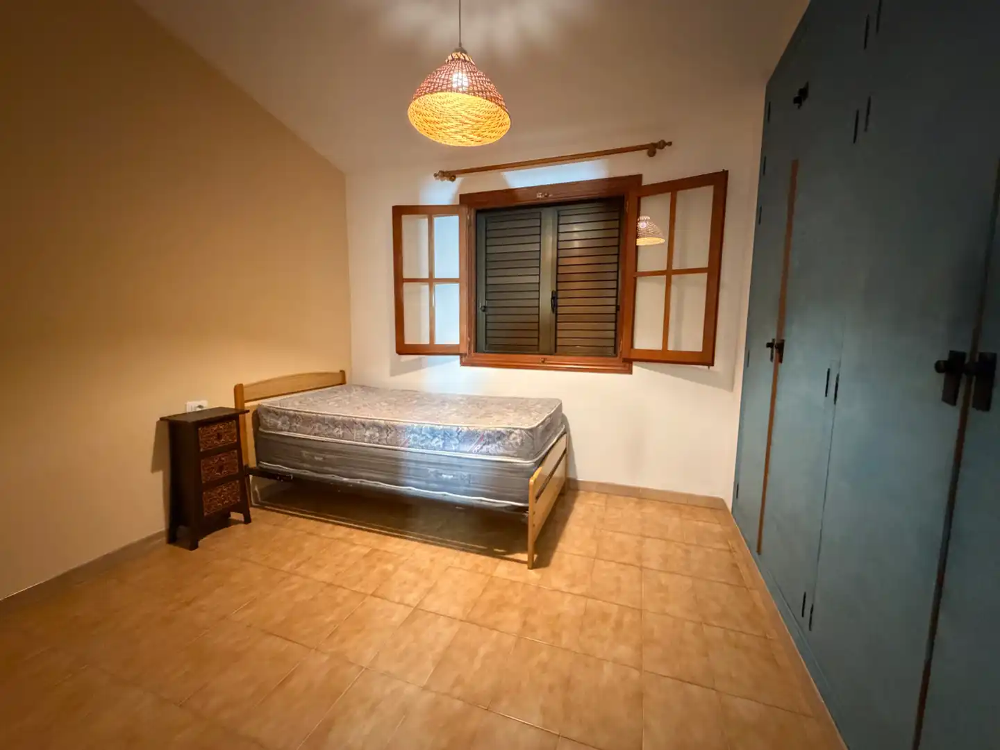Dormitori de Casa adosada de lloguer en Benicasim / Benicàssim amb Jardí privat, Terrassa i Traster