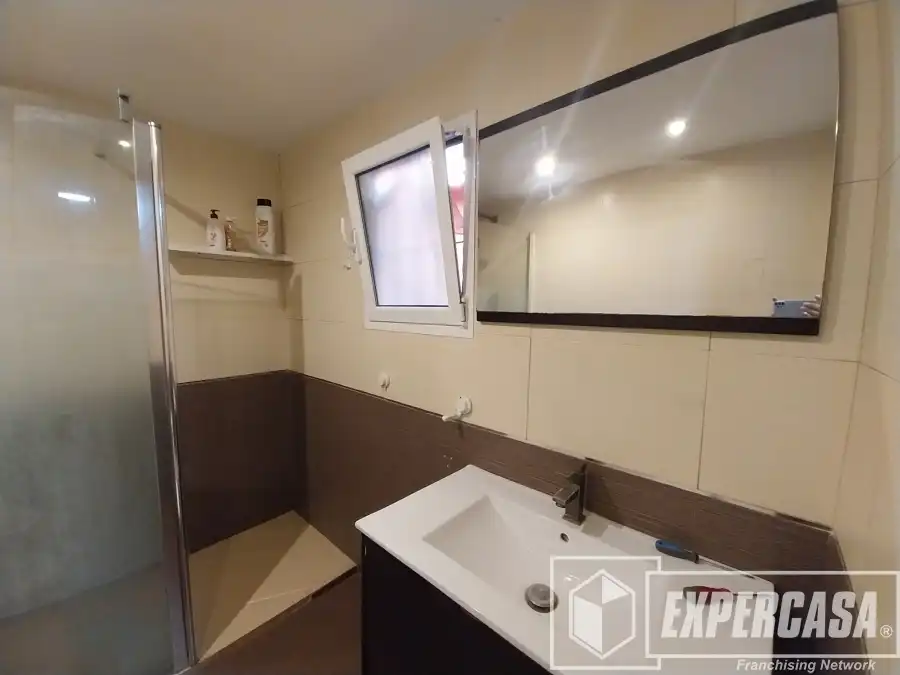 Bathroom of Country homes for sale in Torrent  with Air Conditioner, Terrace and Storage room