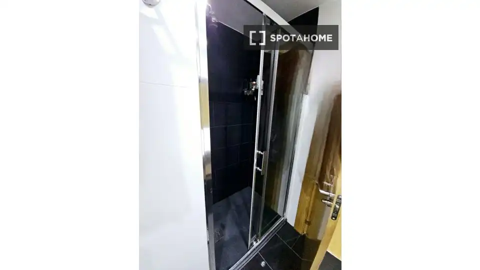 Bany de Apartament per a compartir en Murcia amb Aire condicionat, Terrassa i Moblat