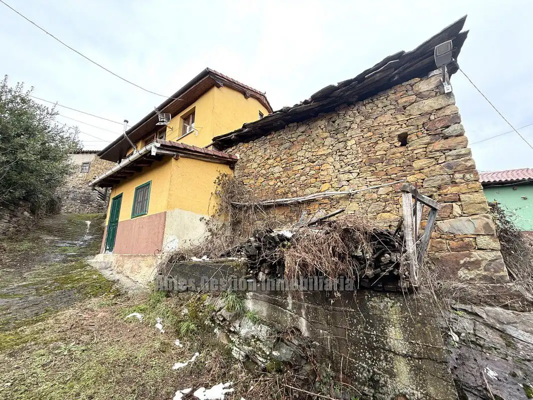 Haus oder Chalet zum Verkauf in Quirós mit Heizung und Abstellraum