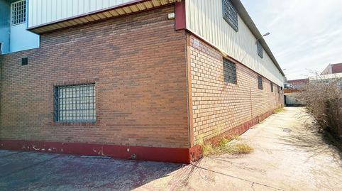 Foto 4 von Fabrikhallen zur Miete in Calle Andres Barrena, Alcolea, Córdoba Capital
