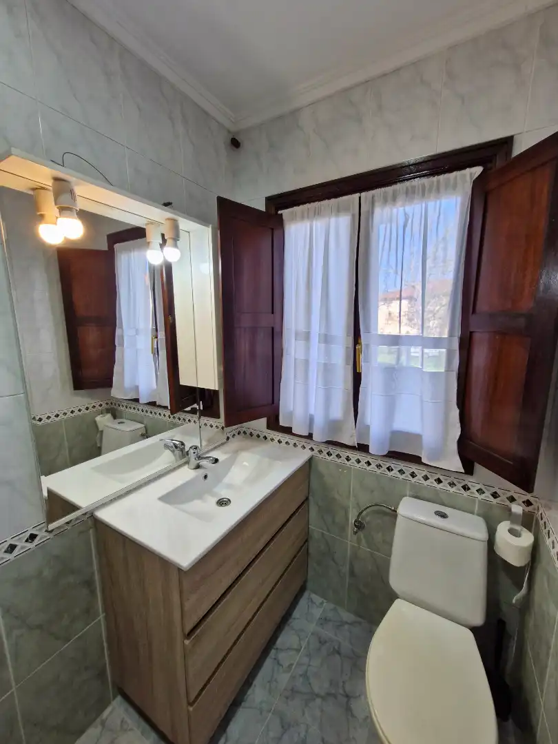 Bathroom of Houses for rent in Orozko  with Heating, Private garden and Storage room