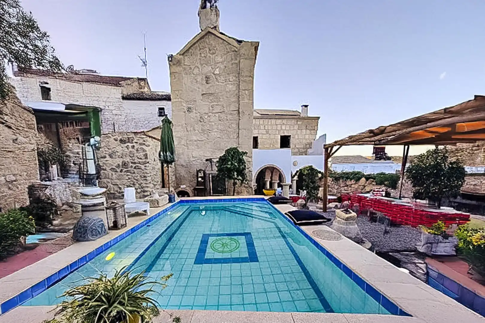 Piscina de Edifici en venda en Alcalá la Real