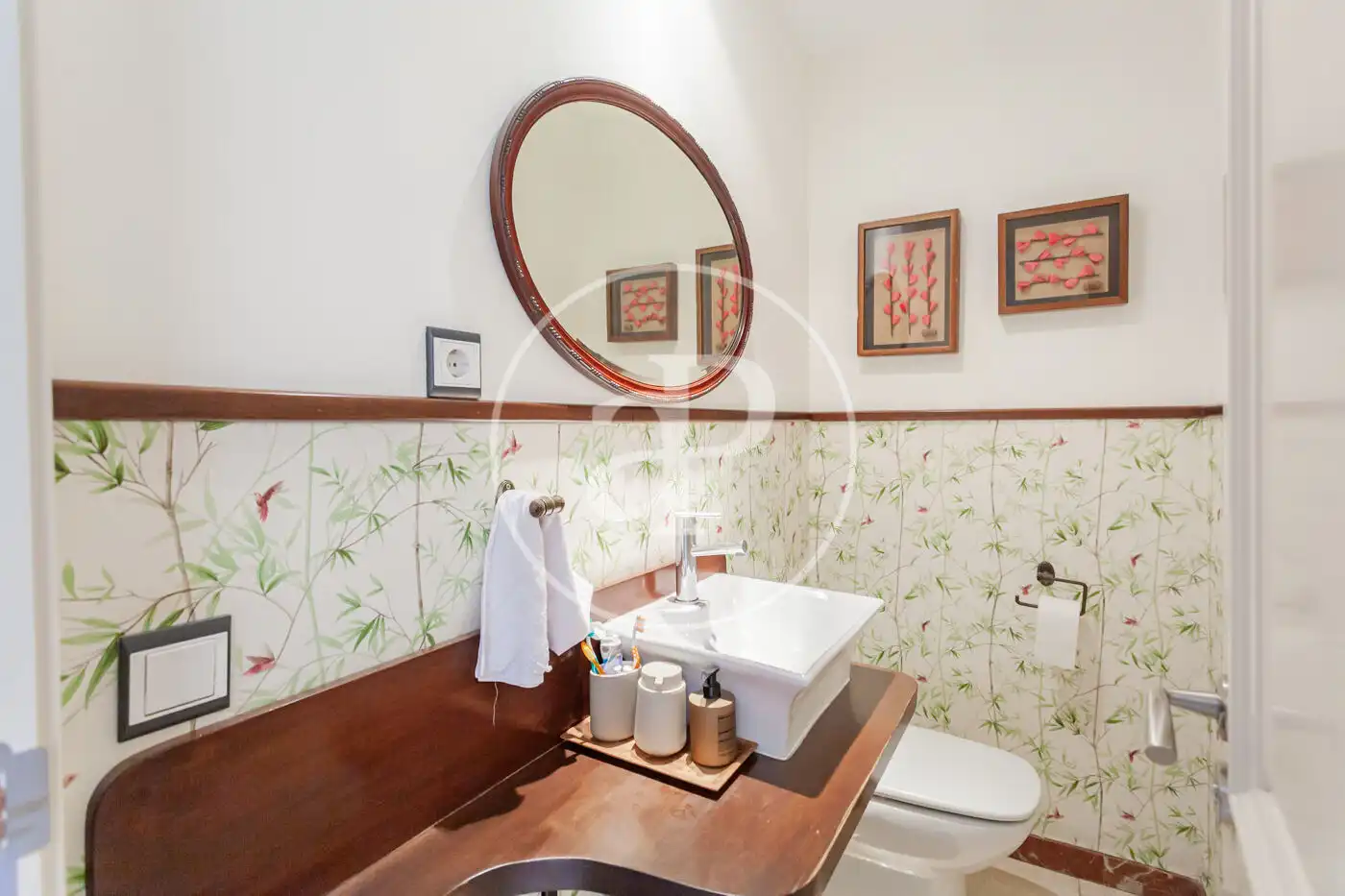 Baño de Casa adosada en venta en Madrid con Aire acondicionado, Calefacción y Jardín privado