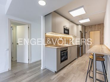Flat with balcony for sale in Centre
