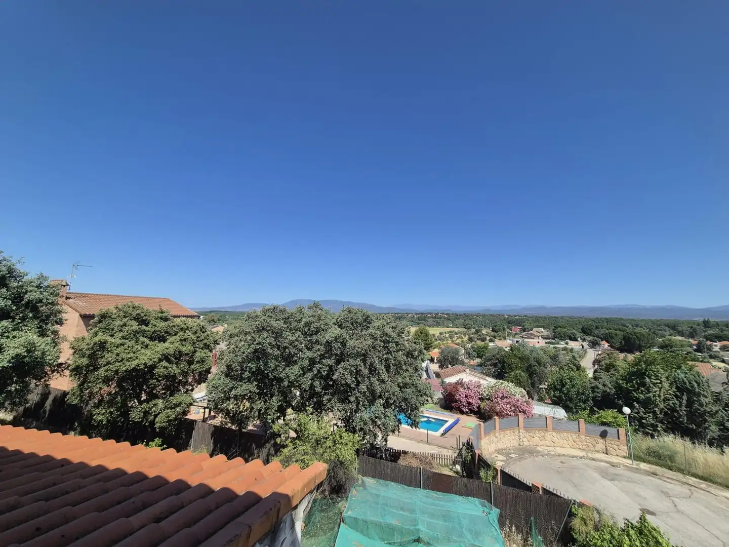Exterior view of Houses for sale in El Casar de Escalona  with Heating, Terrace and Swimming Pool