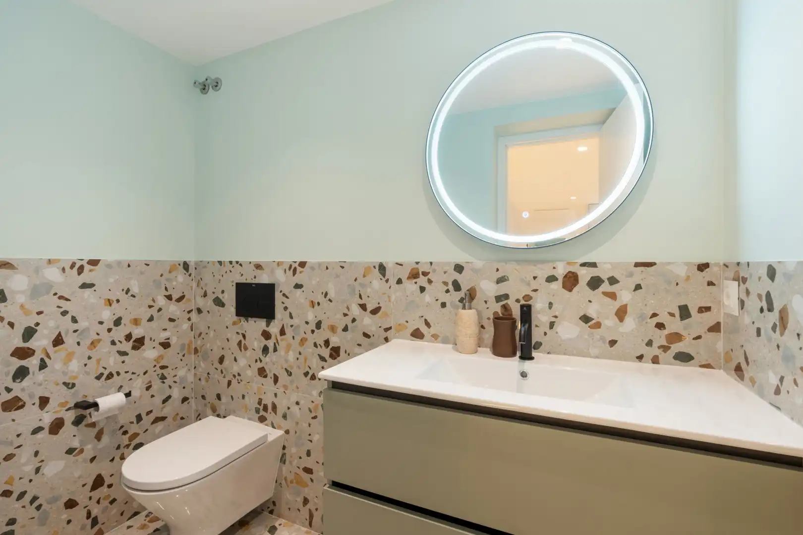 Baño de Apartamento en venta en Marbella con Aire acondicionado, Terraza y Trastero