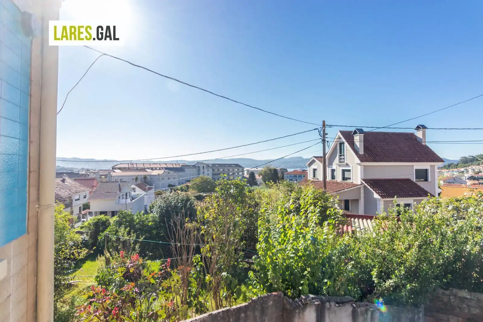 Vista exterior de Casa o xalet en venda en Cangas  amb Terrassa