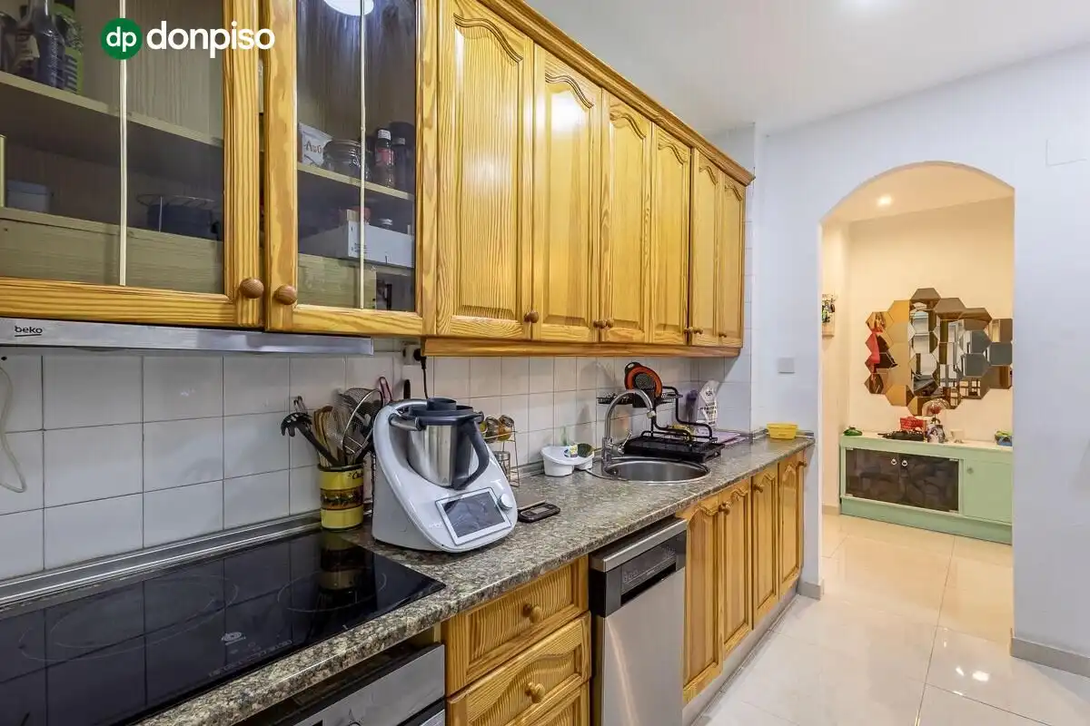 Kitchen of Flat for sale in Granada  with Air Conditioner and Terrace