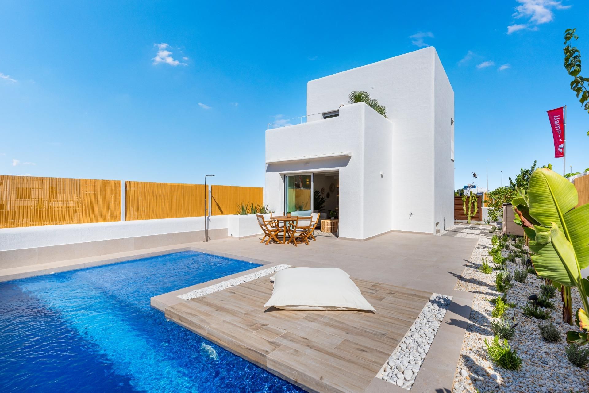 Vista exterior de Casa o xalet en venda en Los Alcázares amb Calefacció, Jardí privat i Terrassa