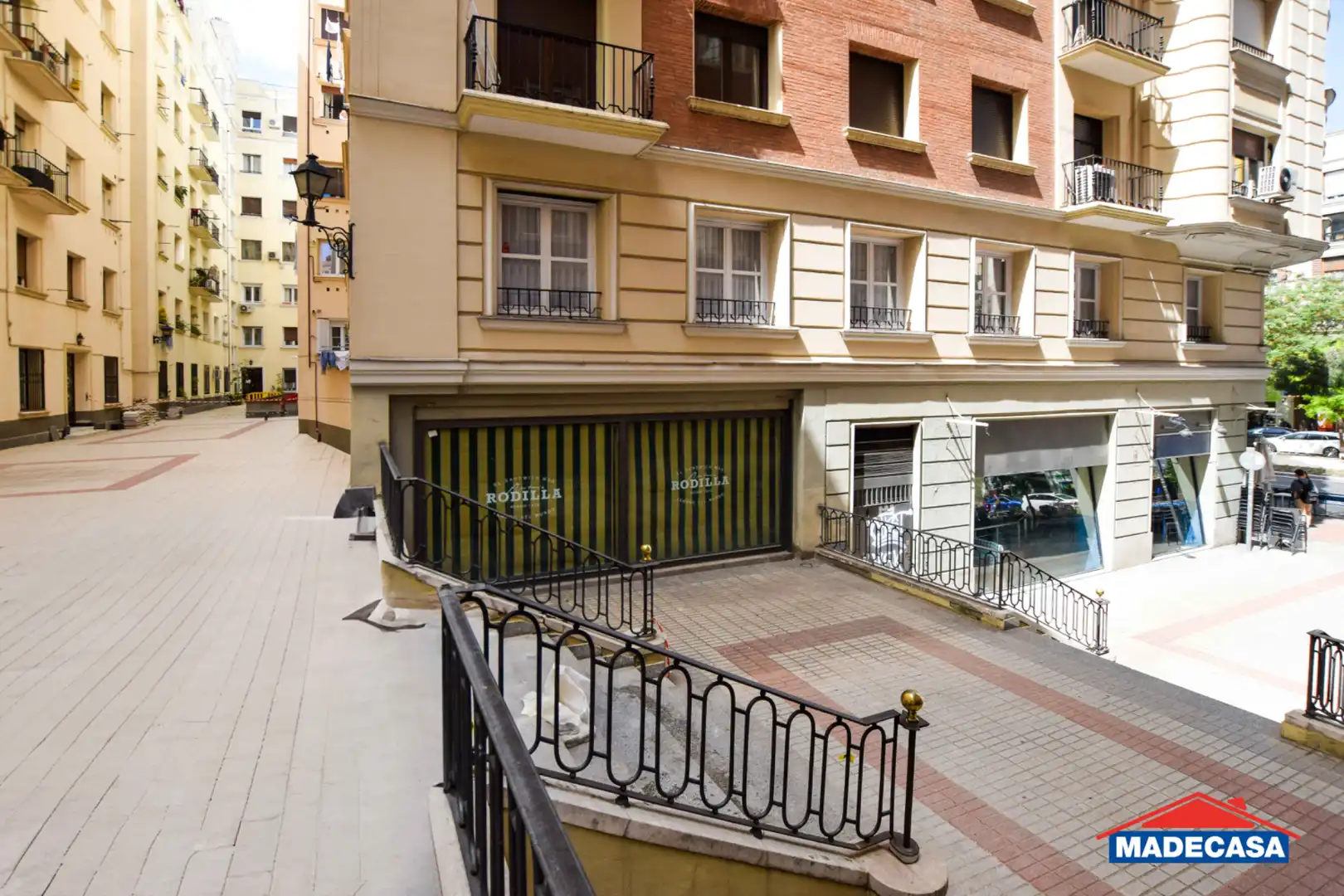 Exterior view of Commercial properties for sale in Madrid  with Air Conditioner