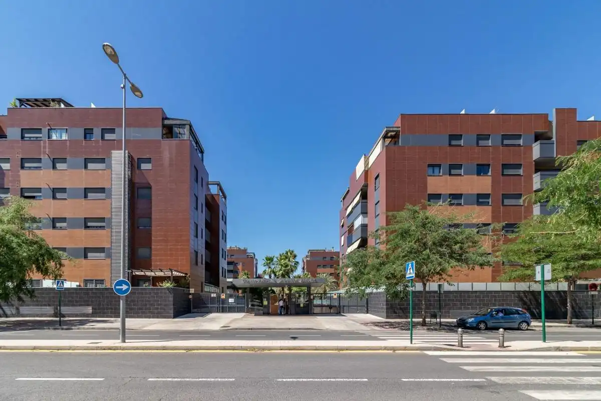 Exterior view of Flat for sale in Granada  with Air Conditioner, Heating and Private garden