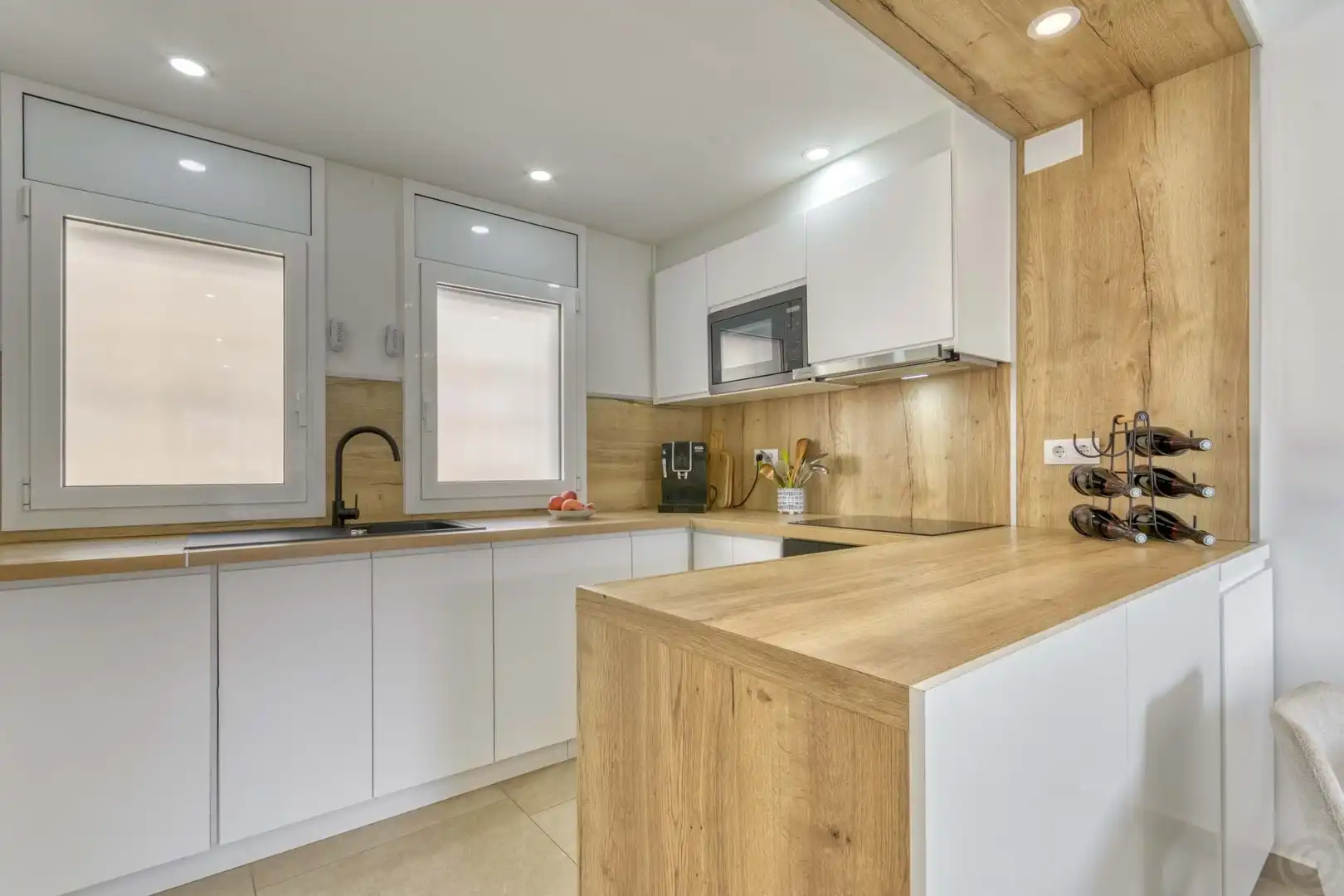 Küche von Einfamilien-Reihenhaus zum Verkauf in Empuriabrava mit Klimaanlage, Heizung und Terrasse