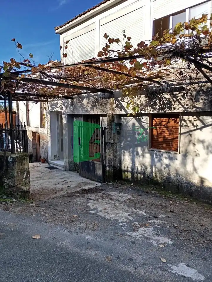 Vista exterior de Casa o xalet en venda en Lobeira amb Jardí privat