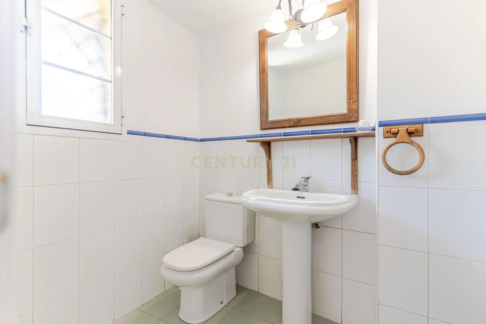 Bathroom of Houses for sale in Armilla  with Storage room and Community pool