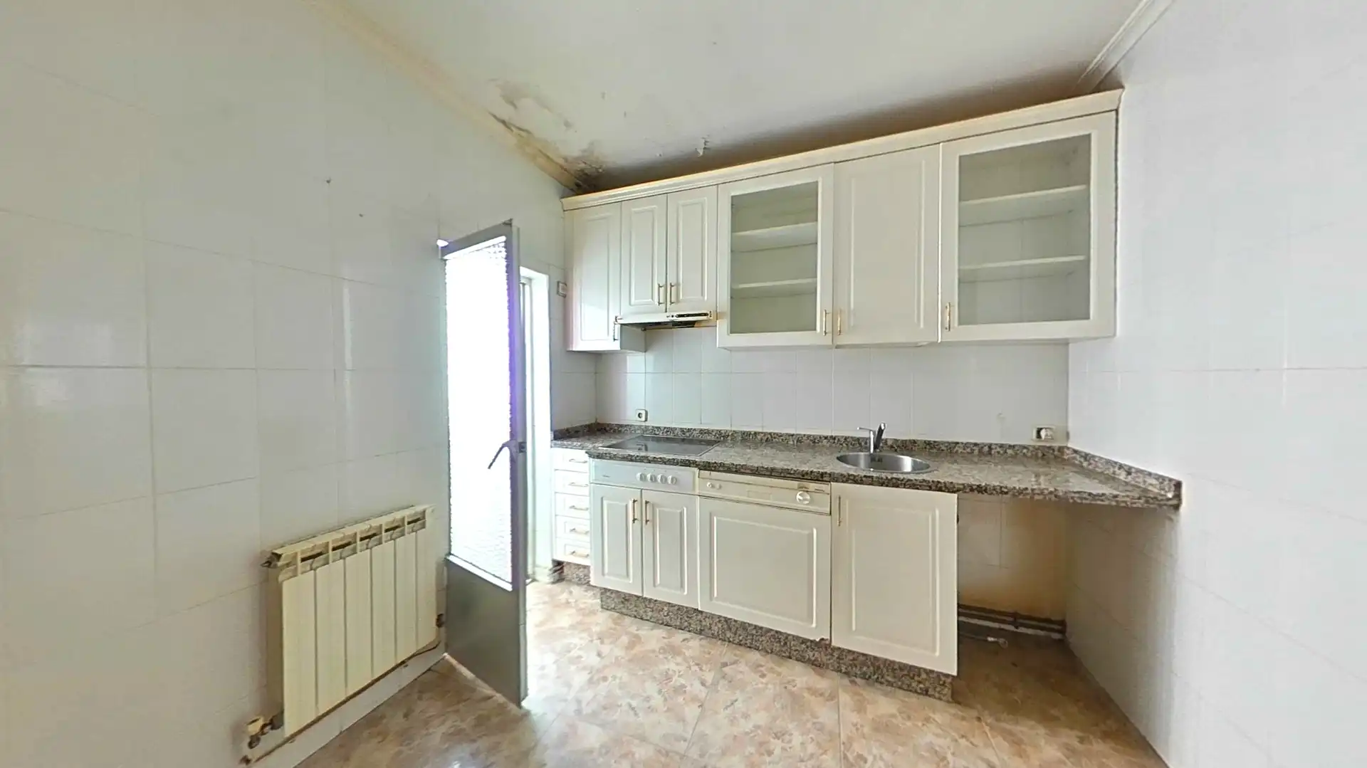 Cuina de Pis en venda en Salamanca amb Calefacció, Parquet i Balcó