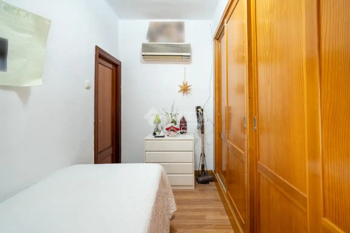 Dormitori de Pis en venda en Granada amb Aire condicionat i Balcó