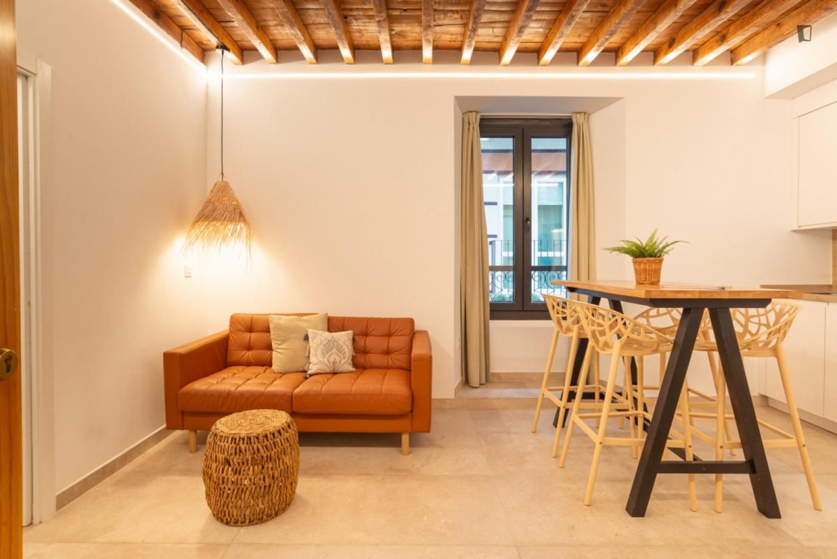 Living room of Apartment to rent in  Madrid Capital  with Air Conditioner, Furnished and Oven