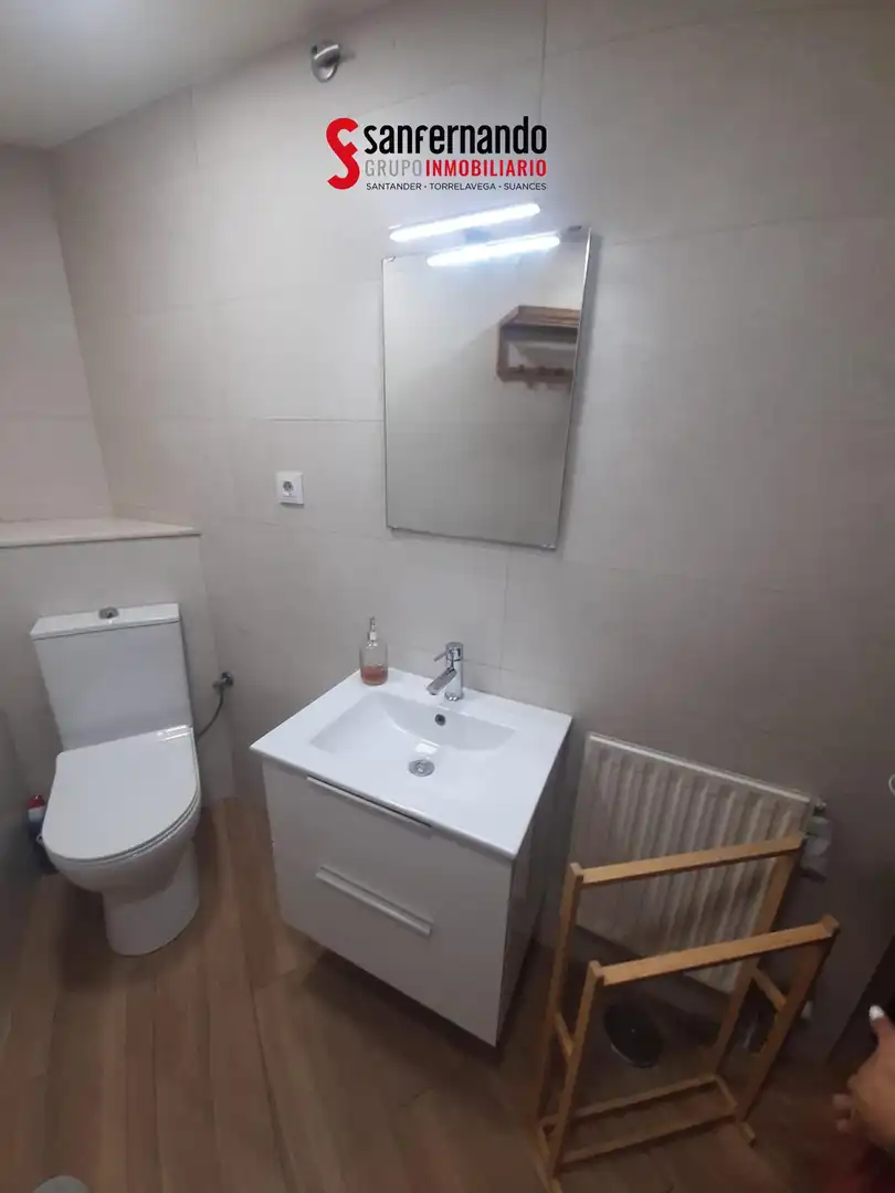 Badezimmer von Wohnung zur Miete in Santander mit Heizung, Parkett und Terrasse