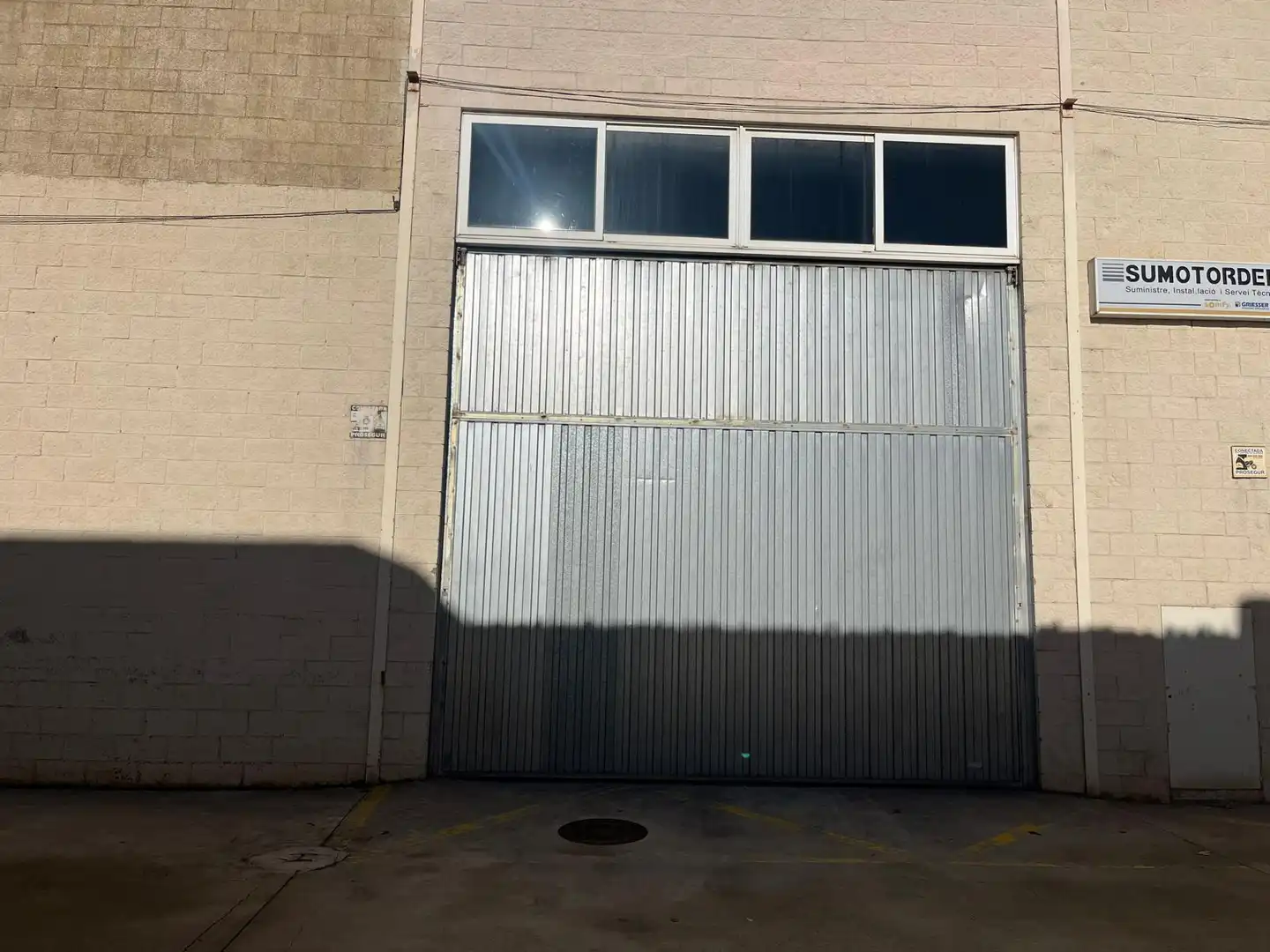 Exterior view of Industrial buildings for rent in Cornellà de Llobregat  with Alarm