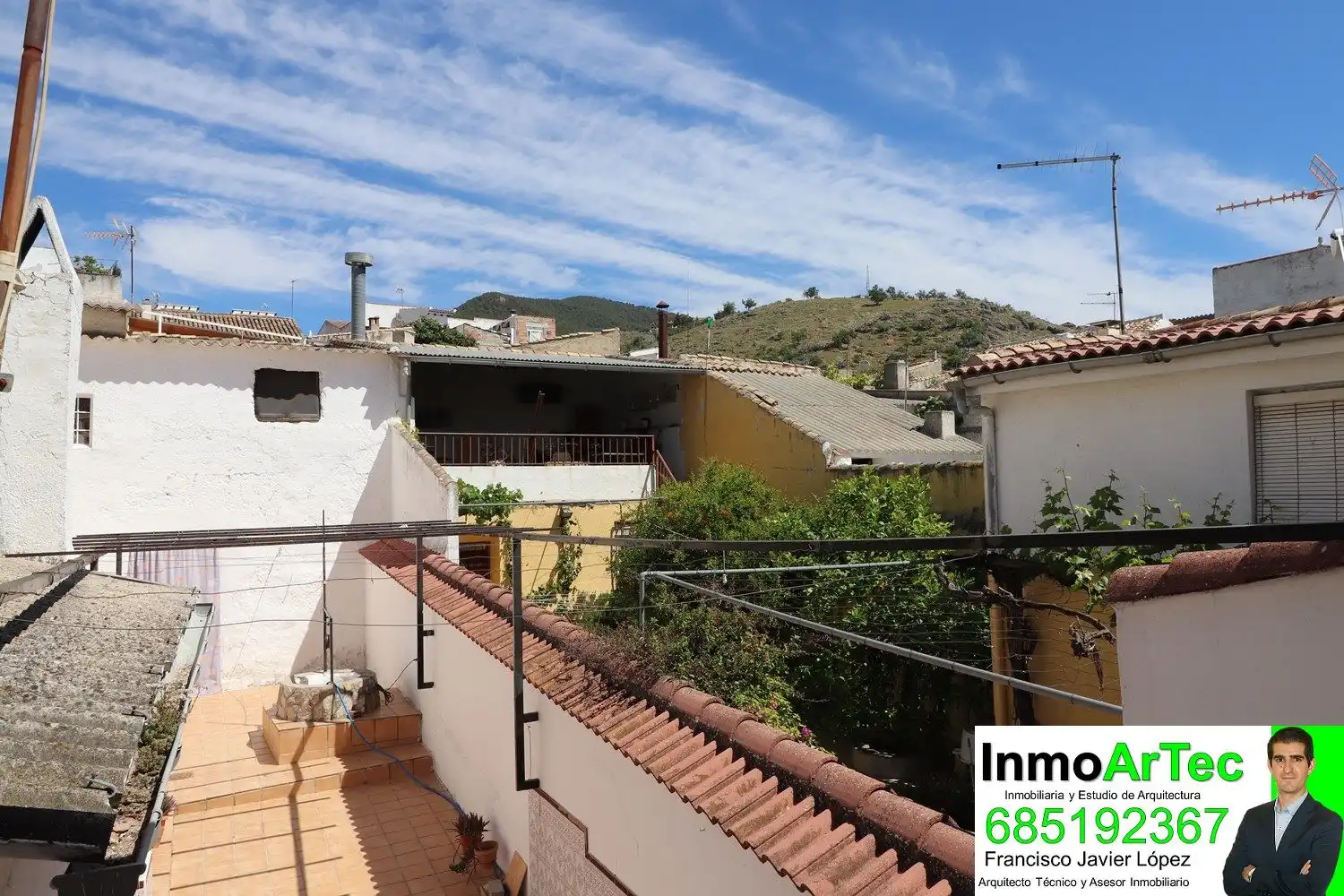 Vista exterior de Casa o xalet en venda en Íllora amb Terrassa, Traster i Balcó