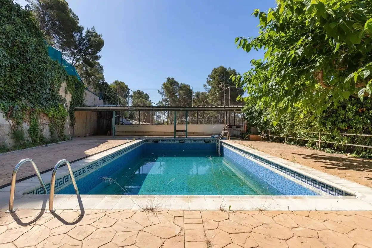 Piscina de Casa o xalet en venda en Rubí amb Aire condicionat, Jardí privat i Terrassa