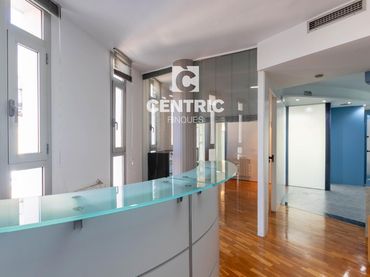 Oficina de lloguer a Ponent