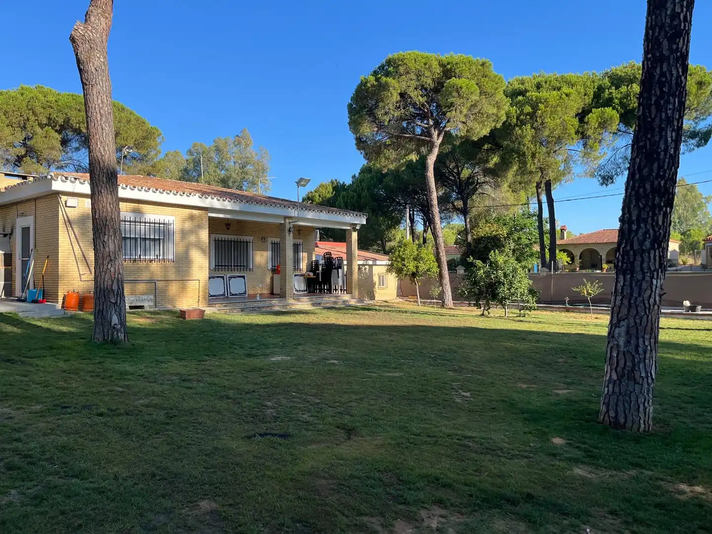 Jardín de Finca rústica en venta en Isla Mayor con Aire acondicionado, Jardín privado y Piscina