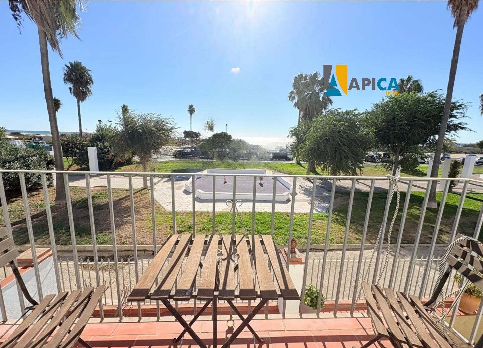 Exterior view of Single-family semi-detached for sale in Conil de la Frontera  with Air Conditioner, Heating and Terrace