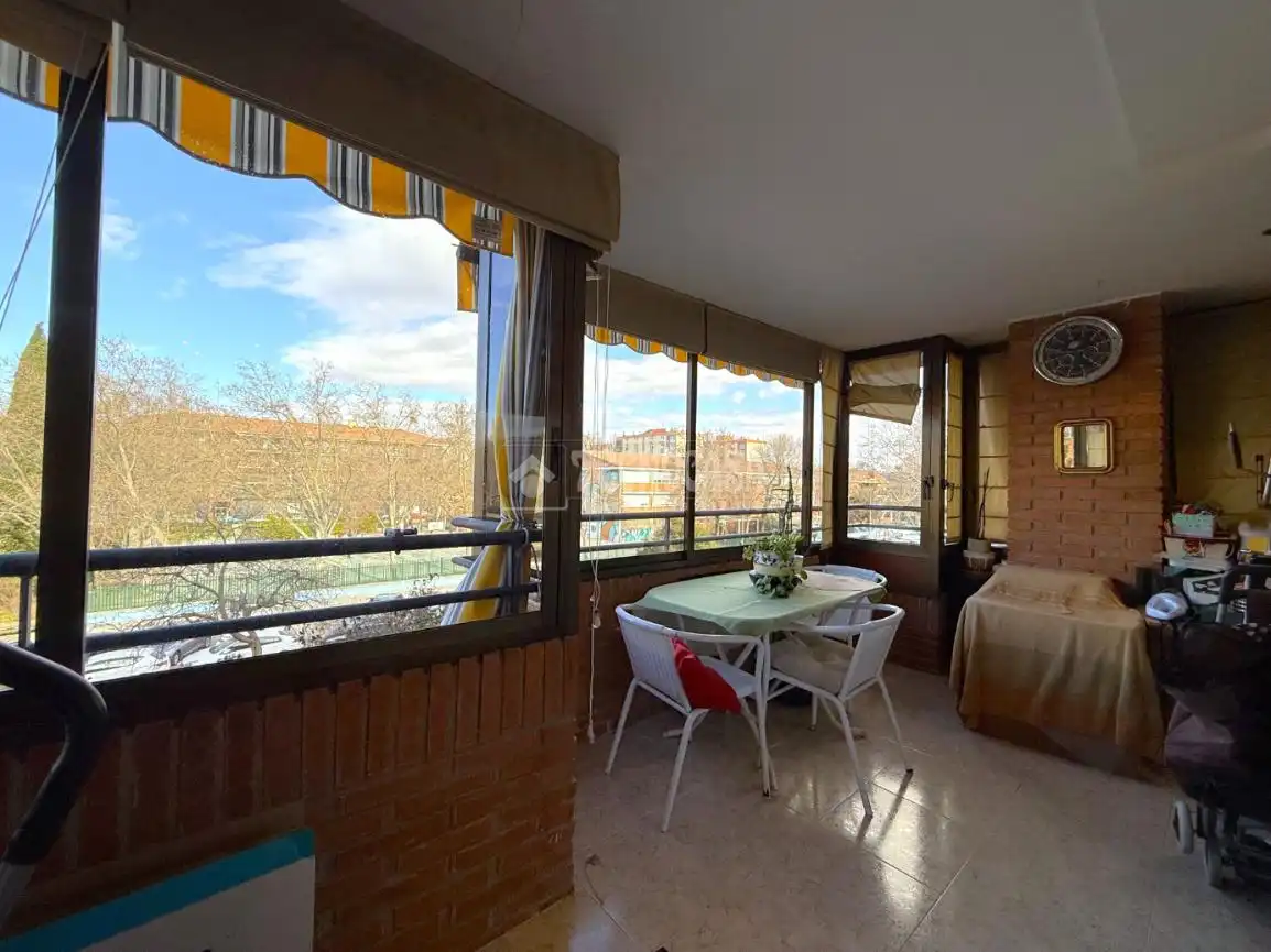 Vista exterior de Piso en venta en Alcalá de Henares con Aire acondicionado y Terraza