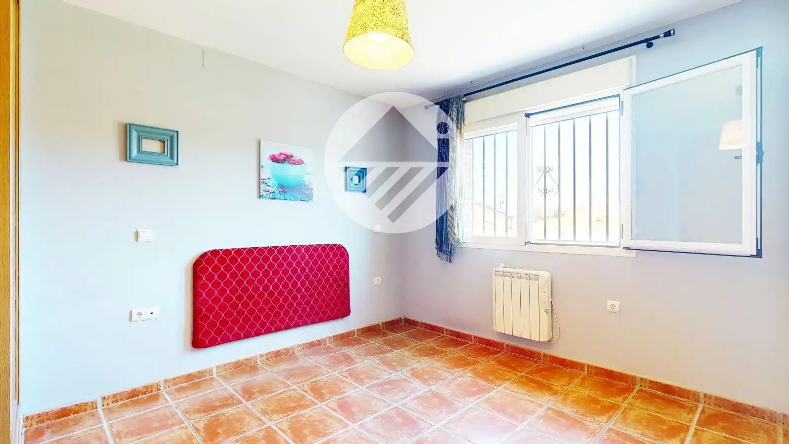 Bedroom of Houses for sale in Lucillos  with Air Conditioner and Heating