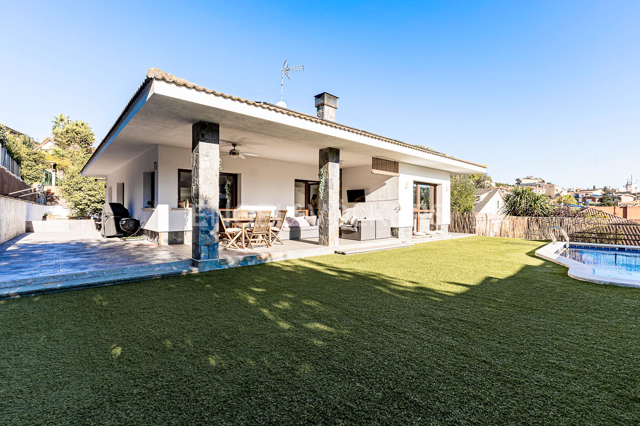 Terrassa de Casa o xalet en venda en Torrelles de Llobregat amb Aire condicionat, Calefacció i Jardí privat