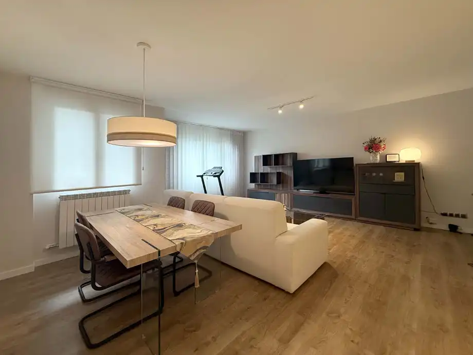 Sala de estar de Piso en venta en Vitoria - Gasteiz con Calefacción, Parquet y Trastero