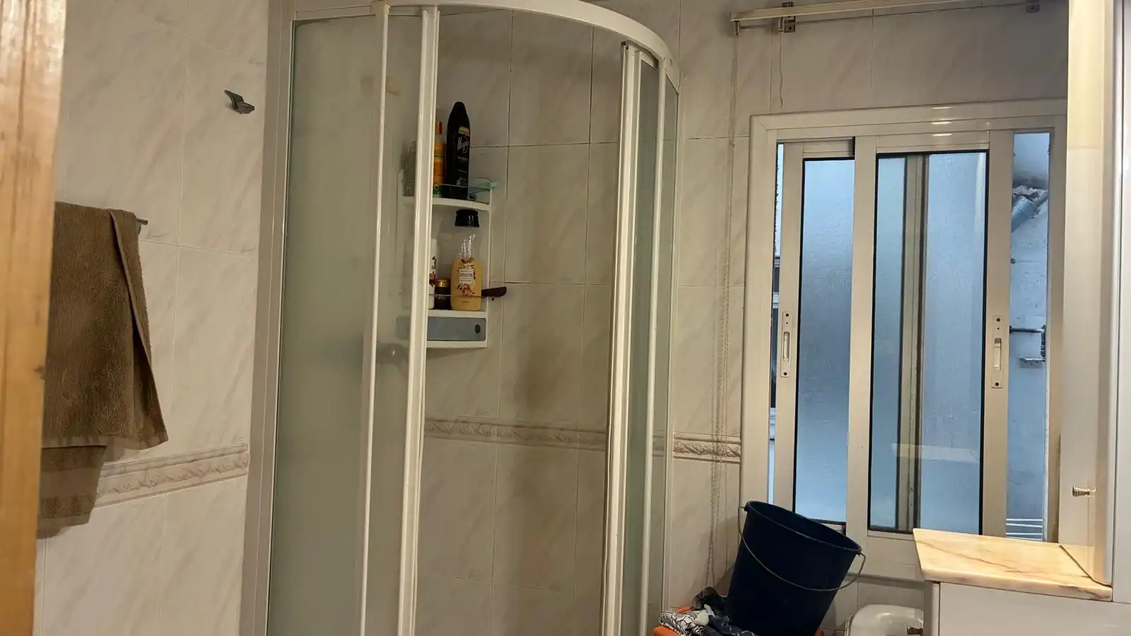 Baño de Piso en venta en Barcelona con Parquet, Horno y Balcón