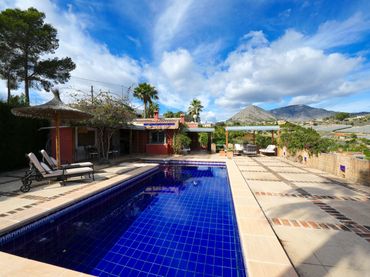 Casa rústica con piscina en venta en Callosa d'en Sarrià