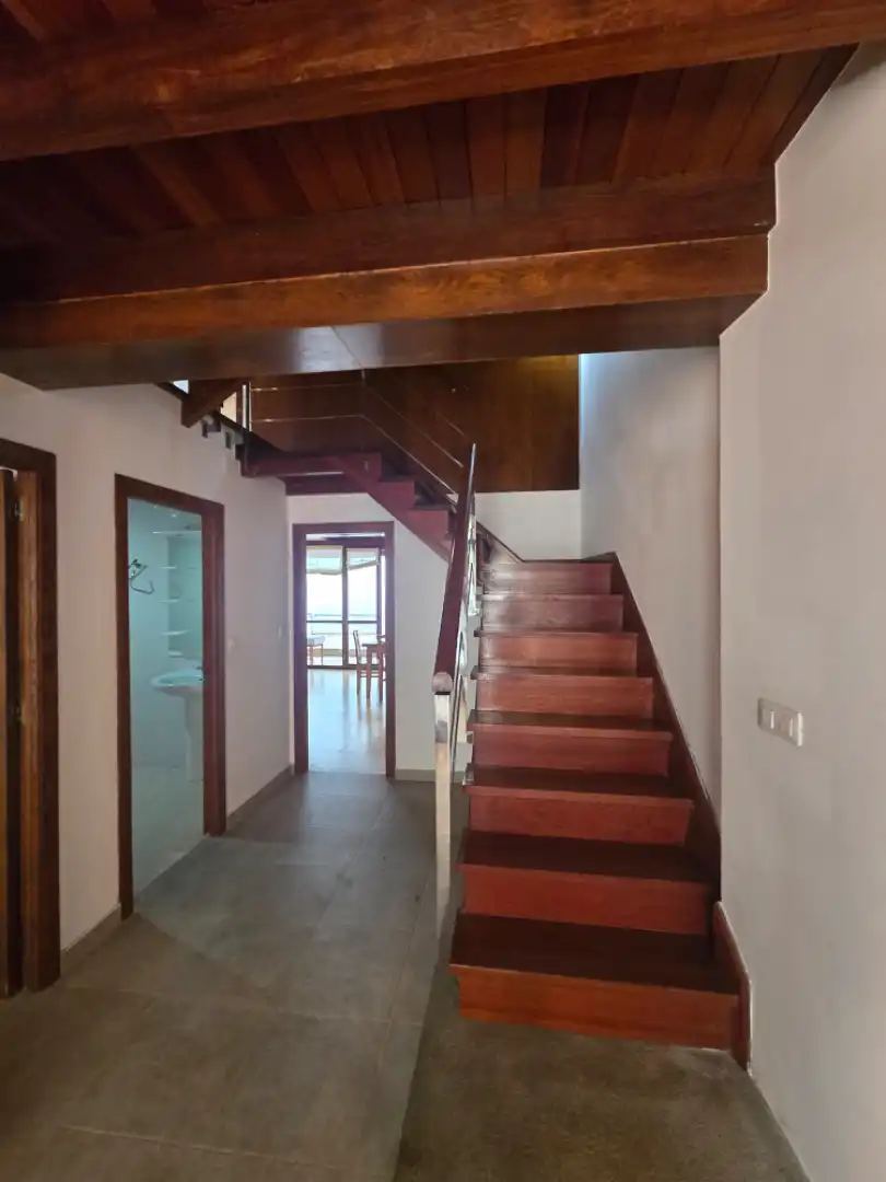 Casa adosada en venta en Viveiro con Calefacción, Parquet y Horno