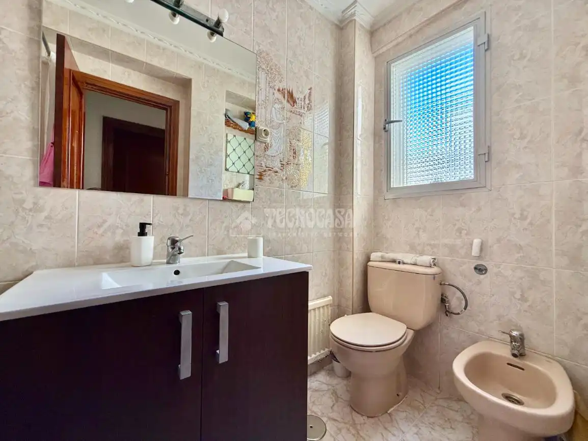 Baño de Piso en venta en Alcalá de Henares con Calefacción y Terraza