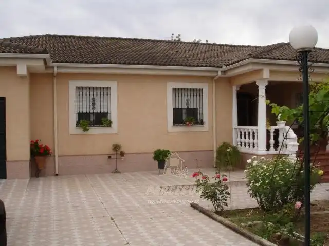 Exterior view of Country homes for sale in Córdoba  with Air Conditioner, Private garden and Storage room