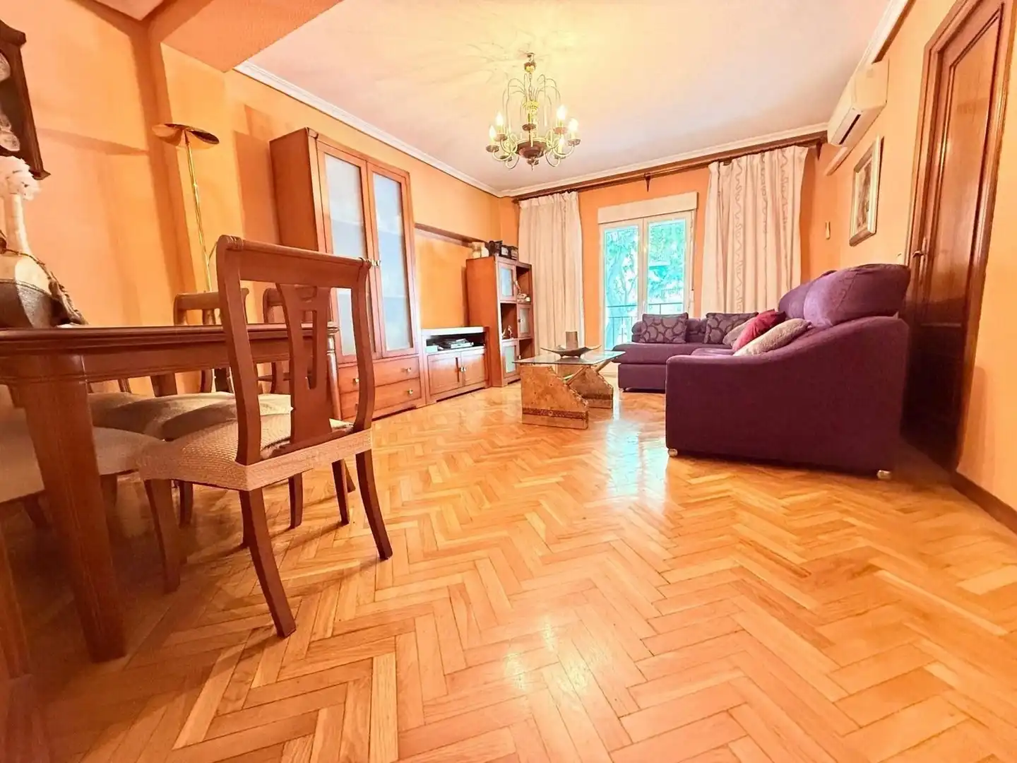 Living room of Flat for sale in Alcorcón  with Air Conditioner, Heating and Parquet flooring
