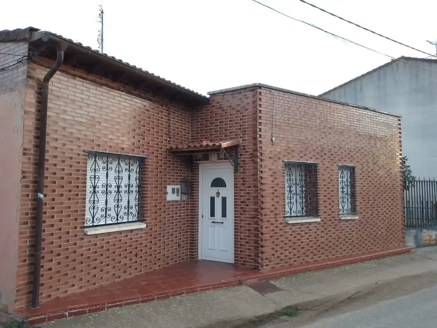 Vista exterior de Casa o xalet en venda en Rodezno amb Balcó