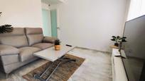 Sala d'estar de Apartament en venda en Fuengirola amb Aire condicionat, Terrassa i Piscina