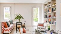 Living room of Single-family semi-detached for sale in  Madrid Capital  with Air Conditioner, Heating and Private garden