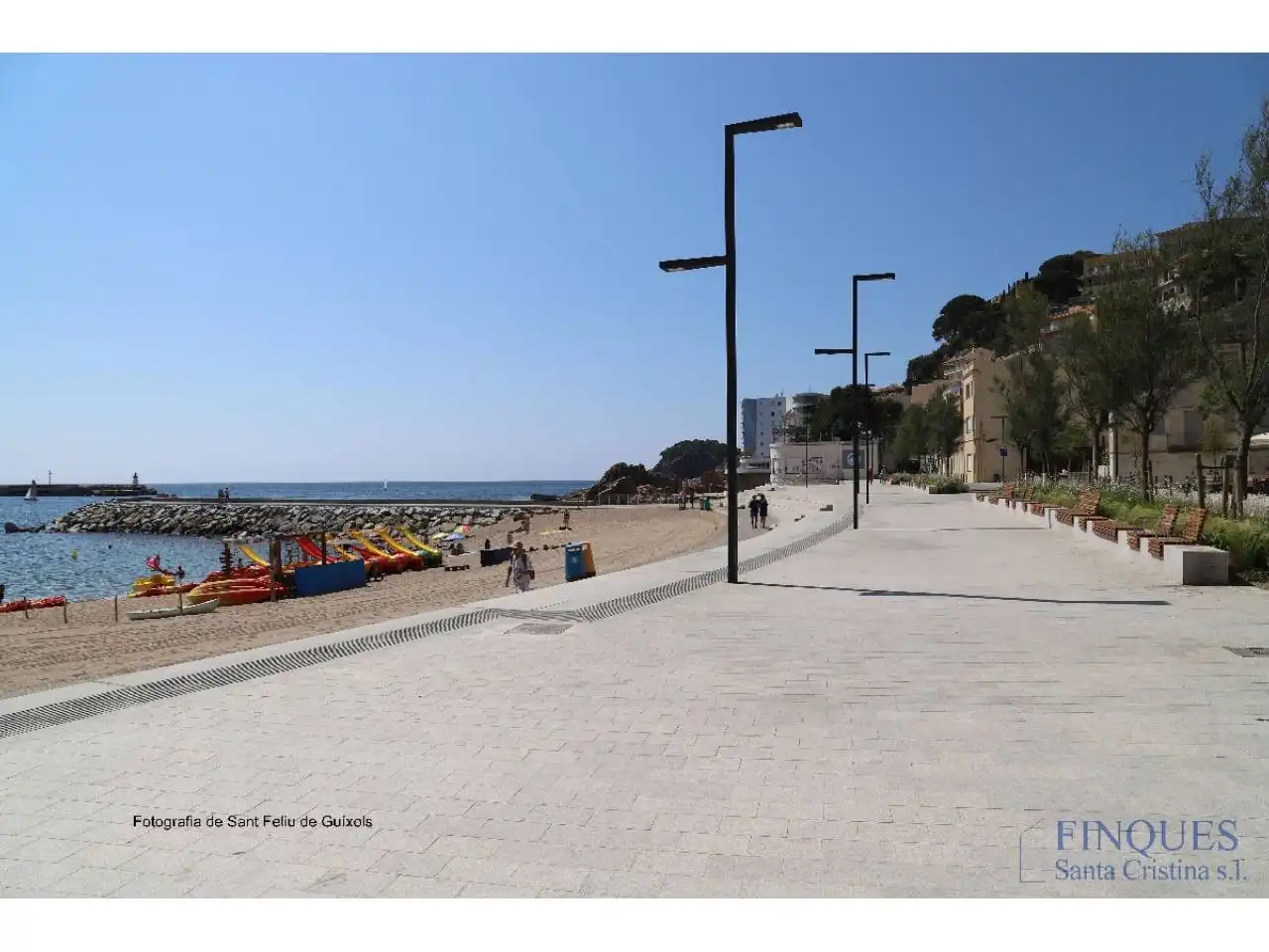 Vista exterior de Oficina en venta en Sant Feliu de Guíxols con Alarma