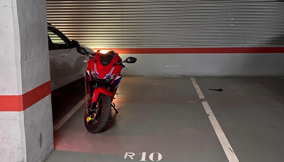 Foto 1 de Garatge de lloguer a Carrer de Calderón de la Barca, 6, Mercat, Barcelona