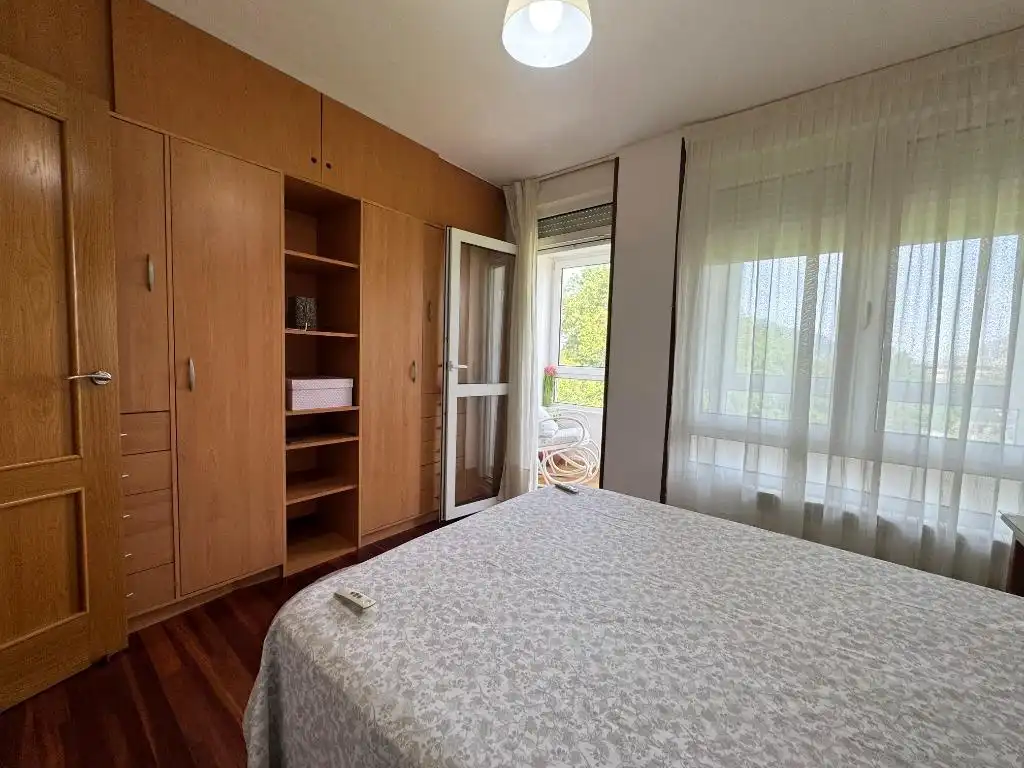 Schlafzimmer von Wohnung zum Verkauf in Los Corrales de Buelna  mit Heizung, Parkett und Terrasse